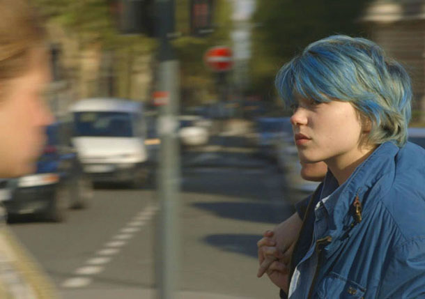 Кадр из фильма Абделлатифа Кешиша "Синий - самый теплый цвет" (2013)
