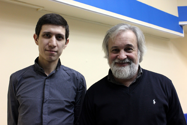 Дизайнер Михаил Кельмович со студентом