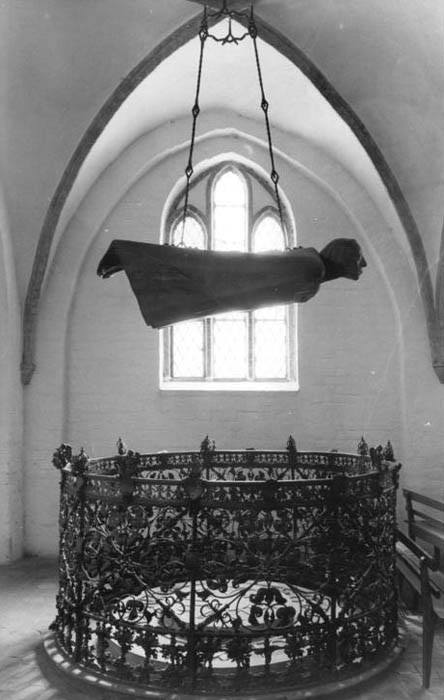 Эрнст Барлах, Парящий ангел в Гюстровском соборе