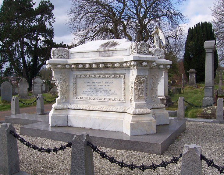 Могила Зингера на кладбище в Торки, Англия