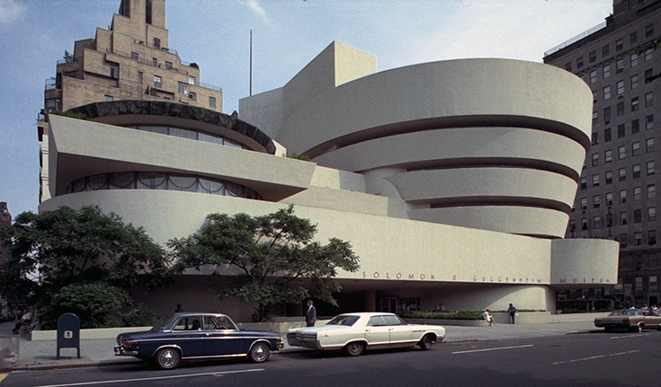 Здание Музея Соломона Гуггенхайма в Нью-Йорке. Архитектор Фрэнк Ллойд Райт, 1953