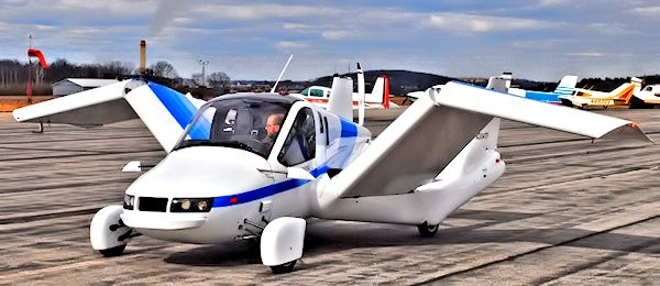 Летающий автомобиль Terrafugia Transition складывает крылья, превращаясь в полноценный городской автомобиль  (Фото - Terrafugia)